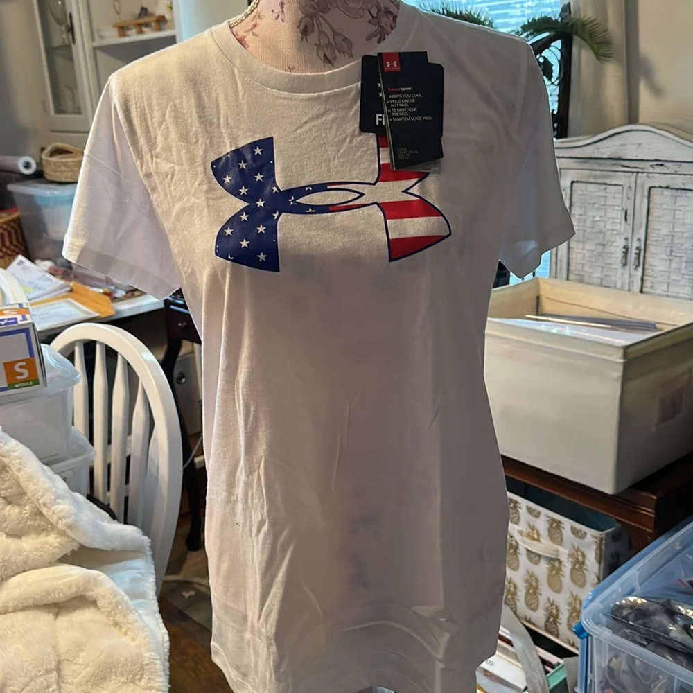 Under Armor tshirt - Picture 2 of 4